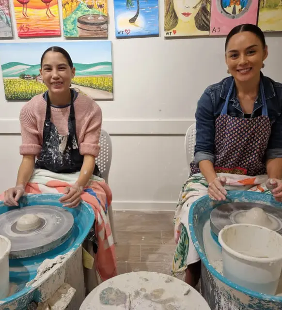 Couples pottery wheel-throwing term (china-year craft)