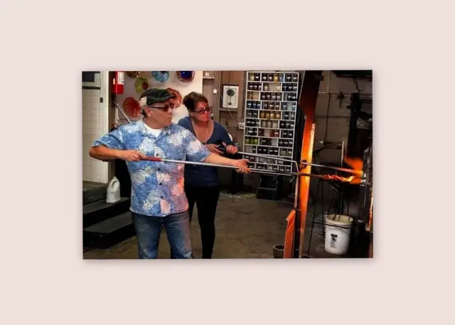 Couples glassblowing workshop session
