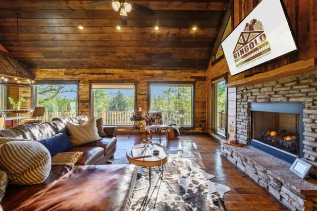Secluded fireplace lodge getaway with full grocery provision