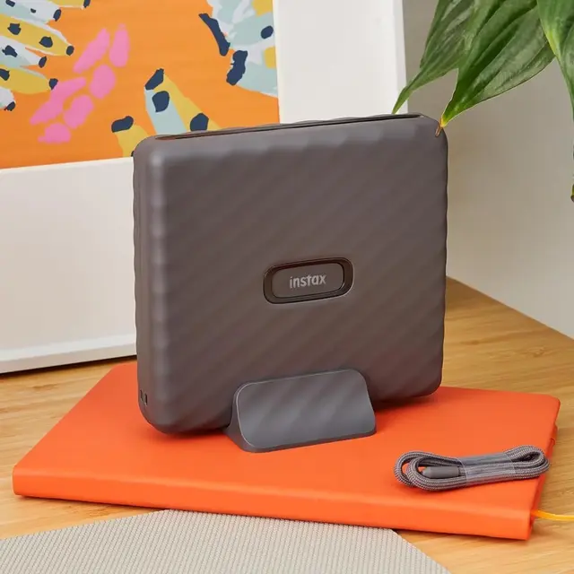 Pocket thermal label printer for analogue memory stickers