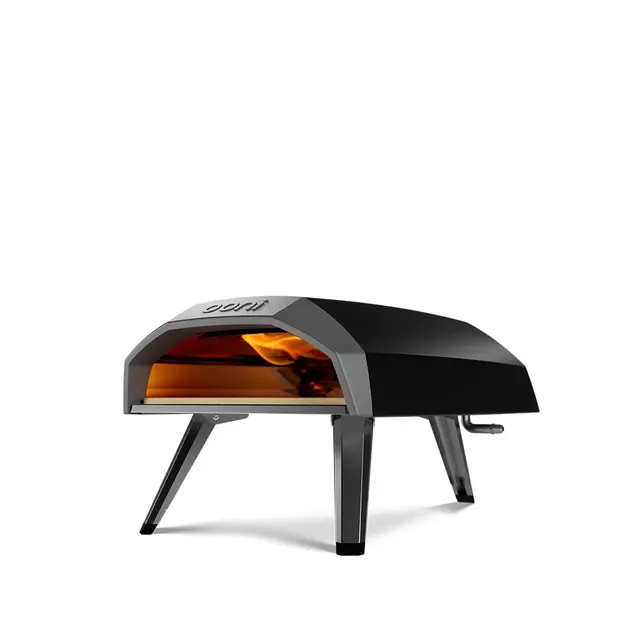 Prosumer outdoor pizza oven for summer nights