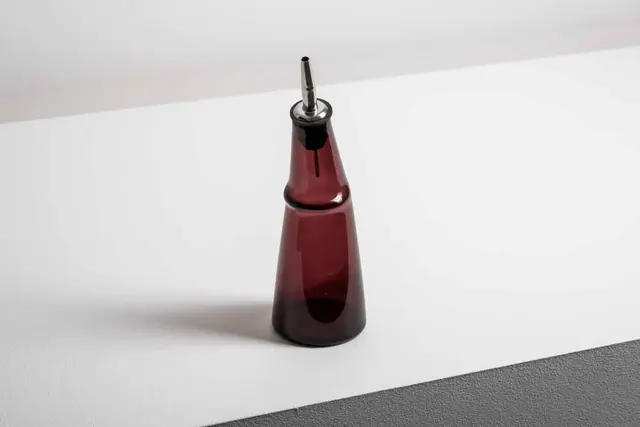 JamFactory Kink vinegar bottle in aubergine glass